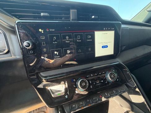 Used 2025 GMC Sierra 1500 AT4 w/ AT4 Premium Package AWD/4WD image 7