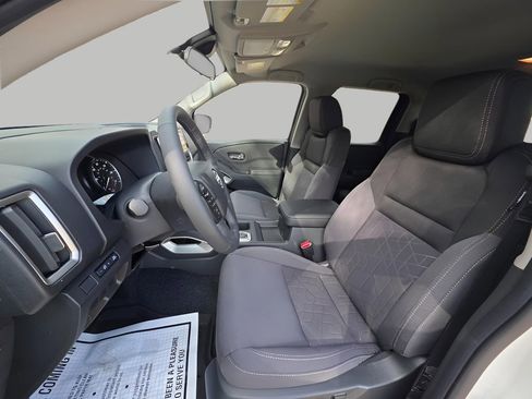 New 2026 Nissan Frontier SV w/ All-Weather Content Package AWD/4WD image 18