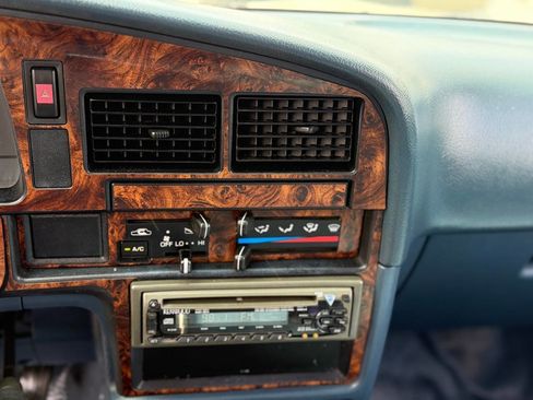 Used 1989 Toyota Pickup Deluxe AWD/4WD image 21
