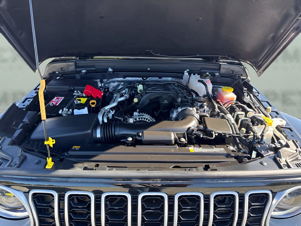 Used 2026 Jeep Wrangler Unlimited Sahara AWD/4WD image 31