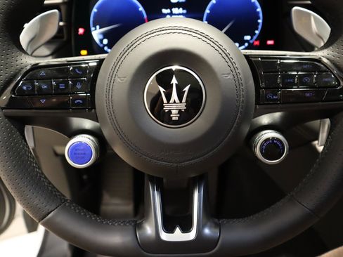 New 2025 Maserati Grecale GT image 28