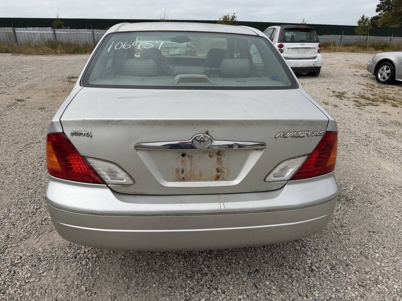 Used 2000 Toyota Avalon XL FWD image 4