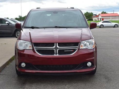 Used 2019 Dodge Grand Caravan SXT FWD image 12