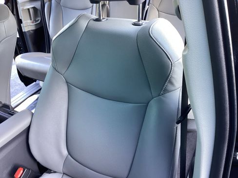 Used 2024 Toyota Sienna XLE image 12