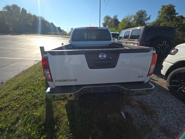 Used 2015 Nissan Frontier SV w/ SV Value Truck Package RWD image 4