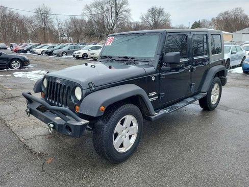 Used 2009 Jeep Wrangler Unlimited Sahara w/ Trailer Tow Group image 5