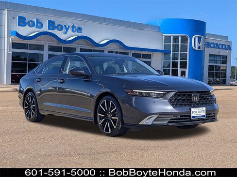 Certified 2023 Honda Accord Touring image 1