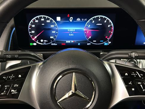 Certified 2024 Mercedes-Benz GLB 250 4MATIC image 19