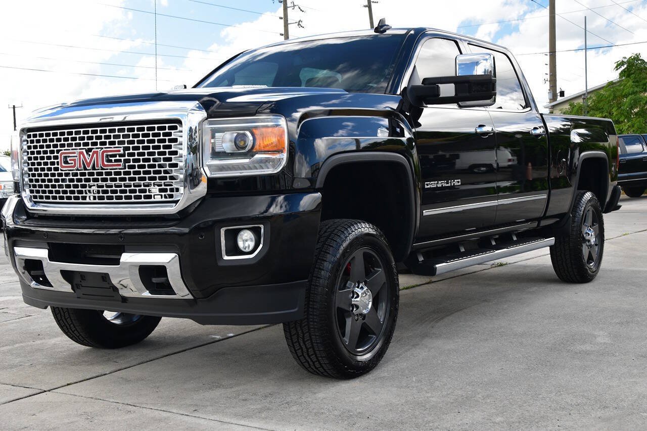 Used 2015 GMC Sierra 2500 Denali AWD/4WD image 3