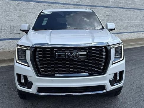 Used 2023 GMC Yukon Denali Ultimate AWD/4WD image 2