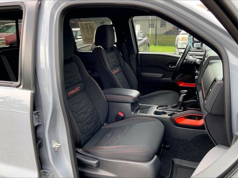 Used 2023 Nissan Frontier PRO-4X w/ Pro Convenience Package AWD/4WD image 9