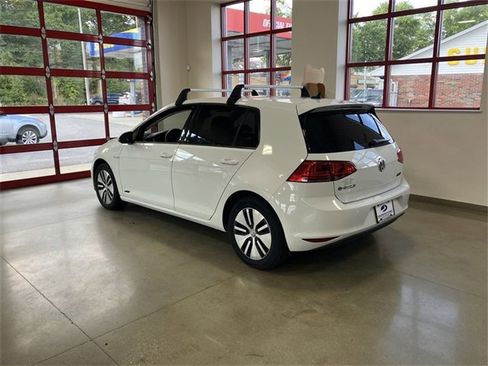 Used 2016 Volkswagen e-Golf SE w/ DC Fast Charging Package image 5