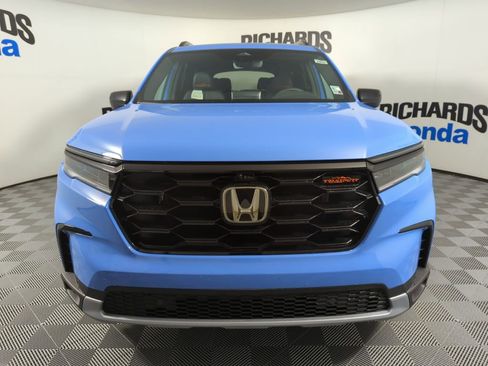New 2025 Honda Pilot TrailSport image 8