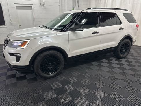 Used 2018 Ford Explorer Sport w/ Equipment Group 401A image 5