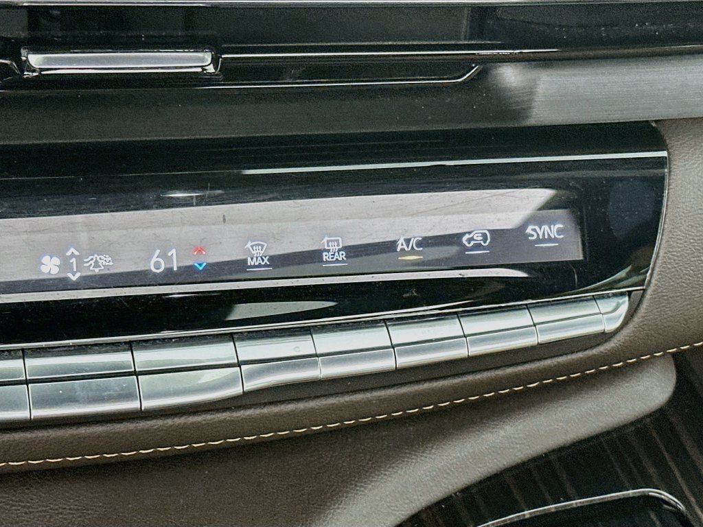 Used 2021 Cadillac Escalade Premium Luxury w/ Driver Assist Tech Package AWD/4WD image 23