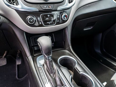 Used 2023 Chevrolet Equinox LS FWD image 16
