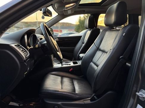 Used 2012 Jeep Grand Cherokee Laredo image 41