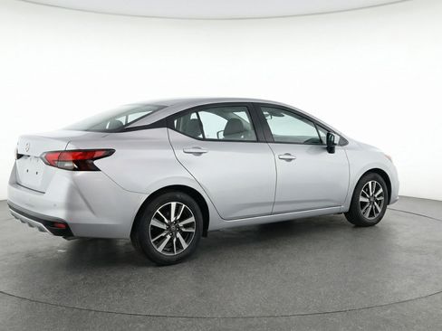 Used 2025 Nissan Versa SV FWD image 9