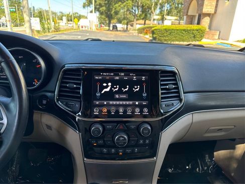 Used 2020 Jeep Grand Cherokee Limited w/ Trailer Tow Group IV AWD/4WD image 13