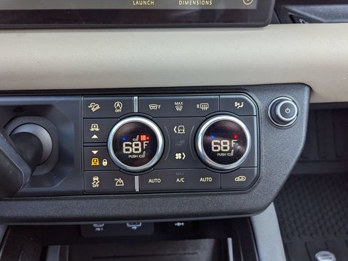 Used 2023 Land Rover Defender 110 X-Dynamic SE AWD/4WD image 24