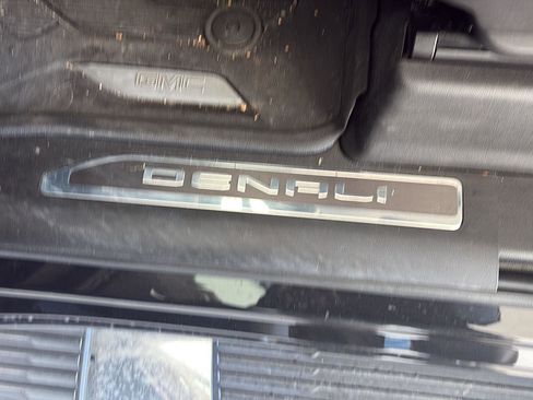 Used 2020 GMC Sierra 1500 Denali w/ Denali Premium Package image 16