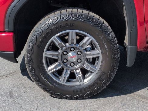 Used 2024 GMC Sierra 1500 AT4 w/ Technology Package AWD/4WD image 30