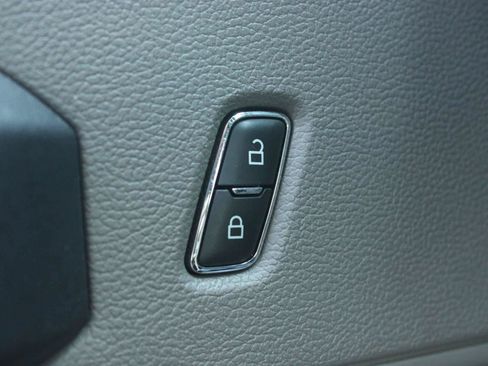 Used 2019 Ford F150 XL w/ Equipment Group 101A Mid AWD/4WD image 23