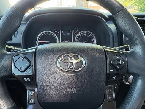 Used 2020 Toyota 4Runner TRD Off-Road Premium w/ Moonroof Package AWD/4WD image 24