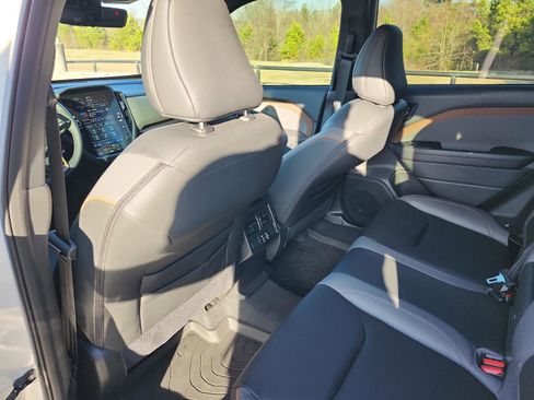 Used 2025 Subaru Forester Sport image 13