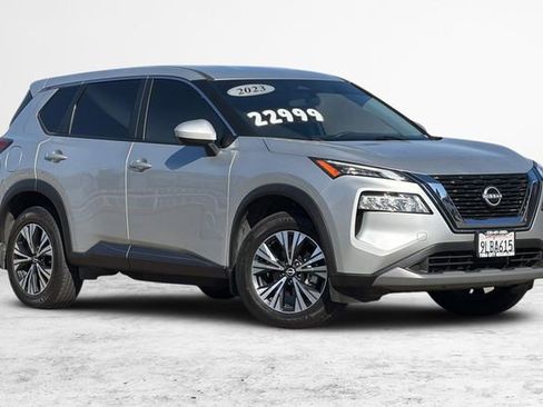 Used 2023 Nissan Rogue SV FWD image 2