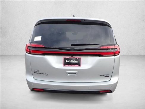 New 2026 Chrysler Pacifica Limited w/ S Appearance Package image 3