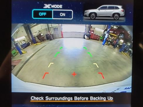 Used 2025 Subaru Forester Premium AWD/4WD image 4
