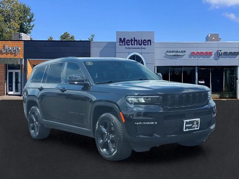 Used 2023 Jeep Grand Cherokee L Limited w/ Black Appearance Package AWD/4WD image 1