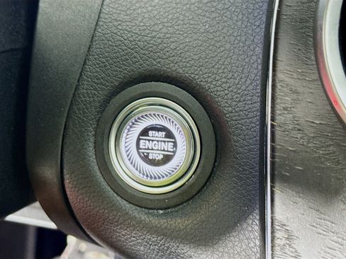Used 2021 Mercedes-Benz C 300 Sedan image 19