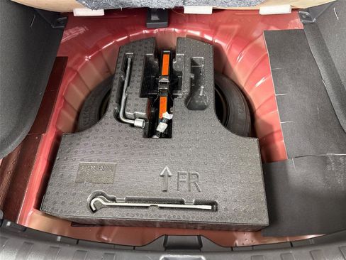 Used 2023 Nissan Kicks SR w/ SR Premium Package image 36