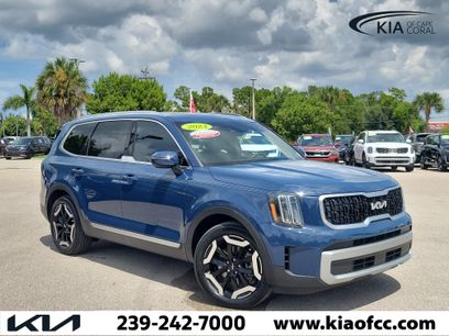 Certified 2023 Kia Telluride EX w/ EX Captain's Chair Package
