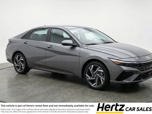 Used 2025 Hyundai Elantra Limited image 1