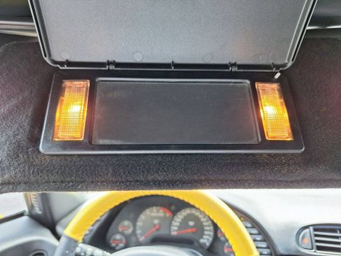 Used 2001 Chevrolet Corvette Convertible w/ Preferred Equipment Group2 RWD image 49