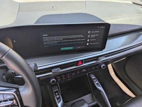 Certified 2025 Kia Sorento S w/ Panoramic Sunroof Package image 23