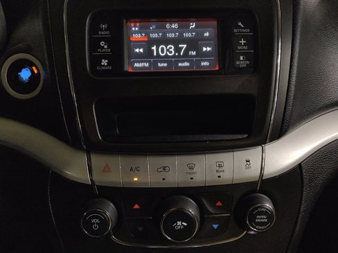 Used 2018 Dodge Journey SE FWD image 25