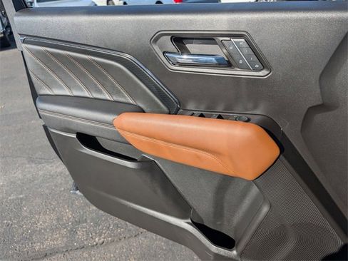 Used 2023 GMC Canyon AT4 w/ AT4 Premium Package image 19