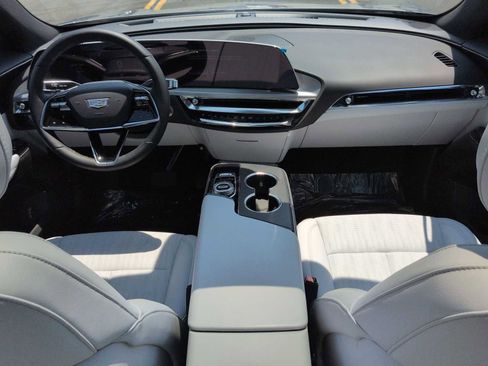 Used 2025 Cadillac Lyriq Sport AWD/4WD image 13