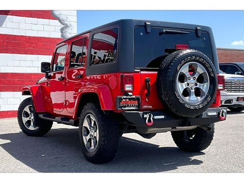 Used 2017 Jeep Wrangler Unlimited Sahara w/ Dual Top Group AWD/4WD image 13