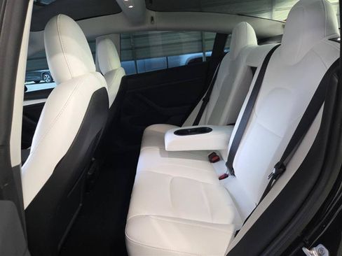 Used 2023 Tesla Model 3 Standard Range RWD image 4