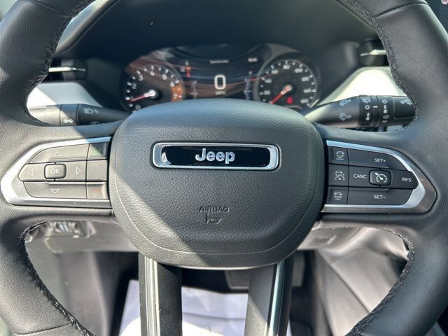 Used 2025 Jeep Compass Limited AWD/4WD image 35
