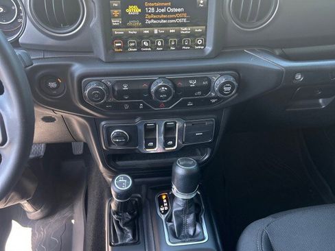 Used 2023 Jeep Wrangler Willys image 8