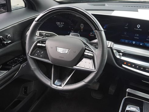 Used 2024 Cadillac Lyriq Luxury RWD image 32