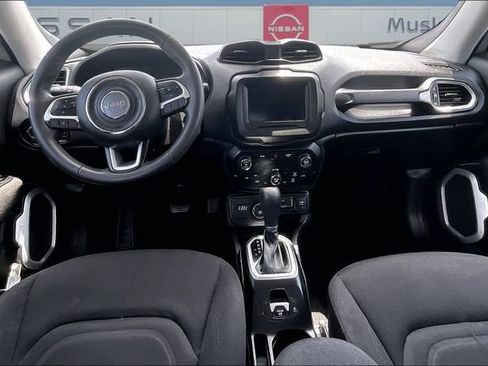 Used 2020 Jeep Renegade Latitude w/ LED Lighting Group AWD/4WD image 7