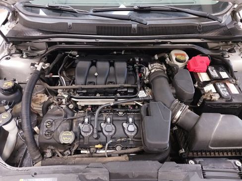 Used 2017 Ford Taurus SE image 29