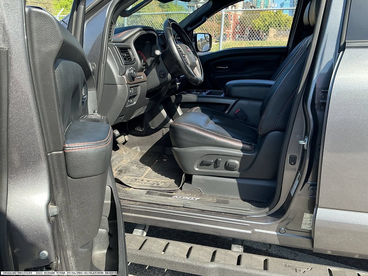 Used 2022 Nissan Titan PRO-4X w/ Pro-4x Convenience Package AWD/4WD image 5